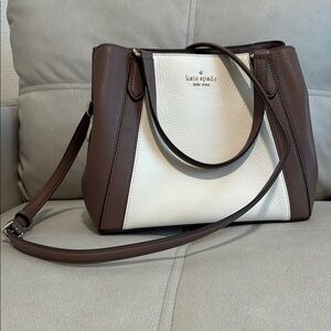 Kate Spade Brown and White Shoulder Bag with Elegant Design